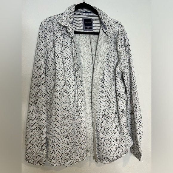 Denim & Flower Other - Denim & Flower White Dress Shirt with Floral Design Size XL
